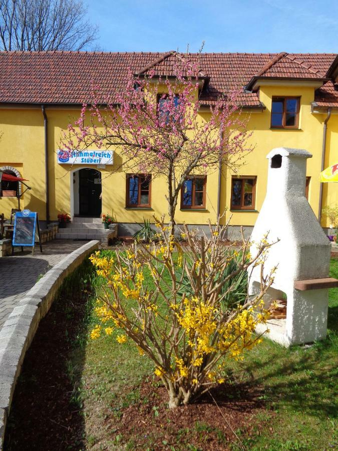 Hotel Pension Himmelreich Ternitz Exterior foto